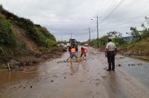 El paso en la vía Baños - Puyo se vio afectado por algunas horas, debido pequeños deslizamientos causados durante las lluvias.