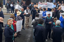 Jubilados y pensionistas protestando.