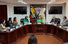Parte de consejeros electorales en una actividad