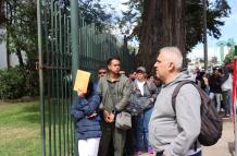 Los venezolanos en Ecuador no podrán votar en las elecciones presidenciales de su país, por el cierre de los consulados en Quito y Guayaquil.