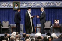 El reformista Pezeshkian es investido nuevo presidente de Irán