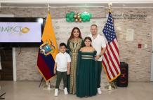 Mafer Meza con su familia.