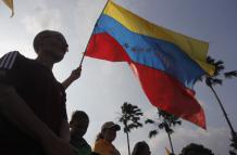Plantón en Guayaquil por Venezuela