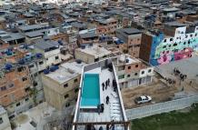 Derriban una urbanización de lujo en una favela de Río construida con dinero del narco