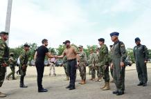 militares y Daniel Noboa