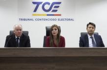 Ivonne Coloma se posesionó como presidenta del Tribunal Contencioso Electoral (TCE), tras la remoción del juez Fernando Muñoz.