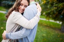 happy-woman-hugging-her-boyfriend
