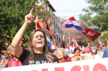 Paraguayos reclaman a Peña más empleo y reformas sociales en su primer año de Gobierno