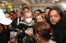 Ricardo Patiño en el aeropuerto Mariscal Sucre de Quito.