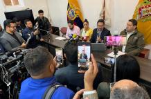 Rueda de prensa de asambleístas de Azuay