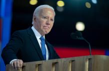 El presidente de los Estados Unidos, Joe Biden, pronuncia un discurso en la Convención Nacional Demócrata de 2024 en Chicago, Illinois, EE. UU., el 19 de agosto de 2024.