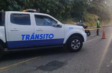 Imagen referencial. Los agentes de tránsito bloquearon un carril de la avenida Simón Bolívar, para atender la emergencia.