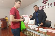 Arquitectos reciben charlas