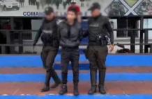 Hombre que golpeó con un combo a una mujer en Puerto Santa Ana
