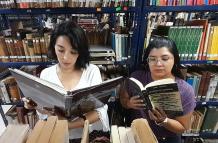 Donan biblioteca de Jenny Estrada