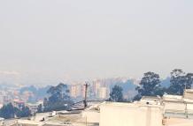 Los incendios en Nayón y Pifo generaron tanto humo, que este se dispersó rápidamente a otros sectores de Quito.