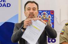 El expediente con la solicitud de revocatoria de mandato contra el alcalde de Quito, Pabel Muñoz, llegó al CNE.