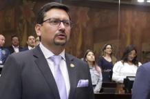 El asambleísta de la RC, Leonardo Berrezueta, asegura que el pedido de juicio político presentado por su coideario, Héctor Valladares, sigue vigente.