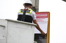Suspensión. El sello de clausura se colocó en un radar de la carretera Machala- Pasaje, en El Oro.