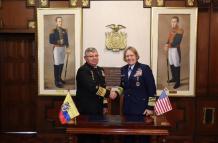 FIRMA CONVENIO ARMADA Y ESTADOS UNIDOS