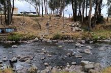 El río Yanuncay se mantiene en estiaje debido a que su caudal se mantiene en 1.17 metros cúbicos por segundo.