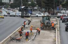 Trabajos en carril de la Ecovía