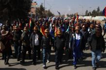 Miles de seguidores de Evo Morales entran a La Paz