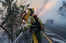 Quito: analizan la suspensión de la jornada laboral por incendios forestales