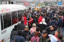 Lima comienza un paro de transportistas para denunciar las extorsiones