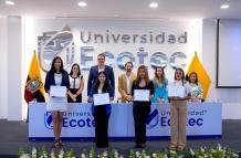 Jóvenes de Samborondón forjan su futuro con becas académicas