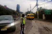 Los agentes se colocarán en la calle Manuela Sáenz, en Cumbayá, para gestionar el tránsito y evitar la congestión vehicular.