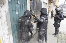 policía