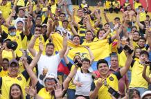 Hinchas en el Estadio Monumental de Guayaquil
