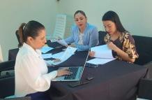 Las concejalas Diana Flores, Estefanía Macías e Ingrid Bowen preparan pruebas de descargo contra el proceso de revocatoria.