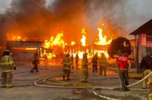 Incendio bodega pálets Machala