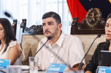 Aquiles Álvarez en una reunión del Consejo cantonal de Guayaquil.