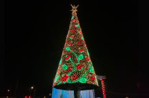 Encendido del árbol de Navidad en Policentro