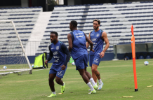 Leonardo Campana entrenando con la selección ecuatoriana.