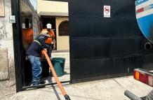 En Quito se aplican cortes de agua diarios de 10 horas en 95 barrios de la capital. El Ministerio de Ambiente dijo que revisará los embalses.