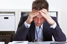 trabajador con estrés