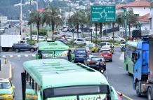 La congestión vial en Cumbayá es un problema cotidiano para las cerca de 40.000 personas que residen ahí. Las soluciones aún no llegan.