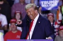 DONALD TRUMP