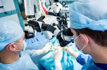 Referencial. Médicos del país realizaron la primera cirugía cerebral asistida por inteligencia artificial.