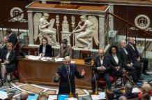 Mundo, Francia, Barnier se inmola en una moción de censura
