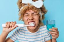 Blanqueamiento dental natural: bicarbonato y limón, ¿es seguro?
