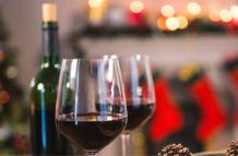wine-glasses-with-pine-