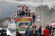 Ambiente previo en las afueras del estadio Banco de Guayaquil.