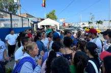 Familiares de desaparecidos en Manta