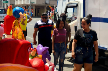 Calle 6 de Marzo monigotes