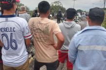Jóvenes reciben cinco disparos en Isidro Ayora